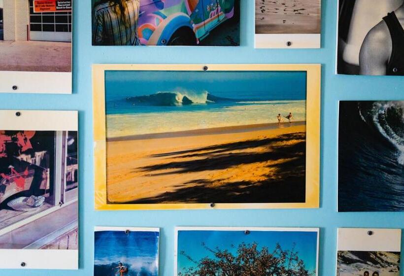 فندق Postcard Inn On The Beach