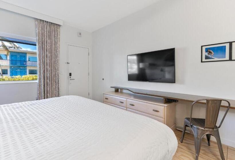 فندق Postcard Inn On The Beach