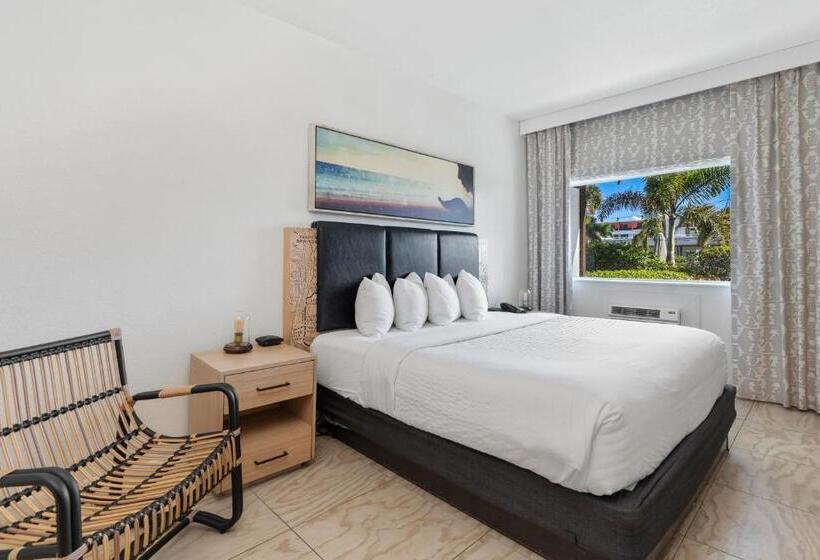 فندق Postcard Inn On The Beach