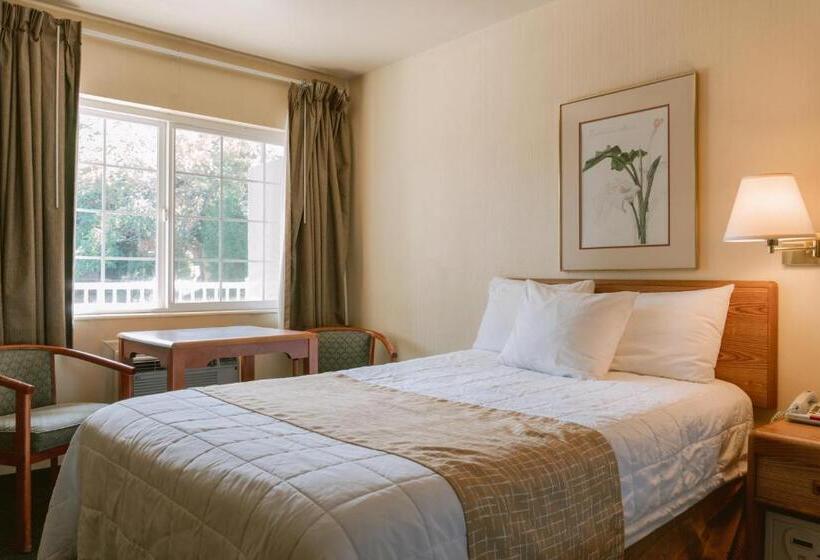 فندق Riverfront Inn Roseburg