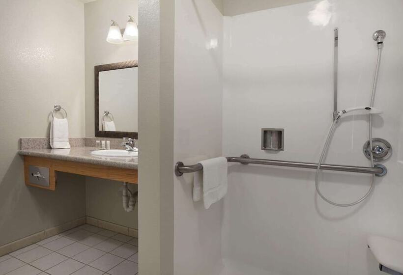 فندق Super 8 By Wyndham Vallejo/napa Valley