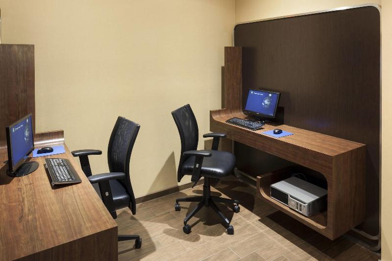 בית מלון כפרי Towneplace Suites Dallas Las Colinas