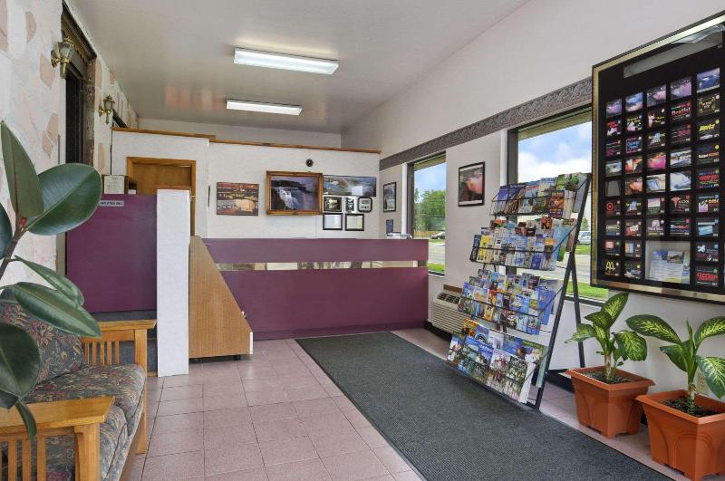 هتل Travelodge By Wyndham Niagara Falls   New York