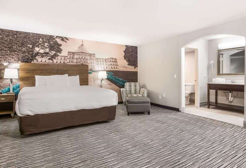 فندق على الطريق Clarion Pointe East Lansing University Area