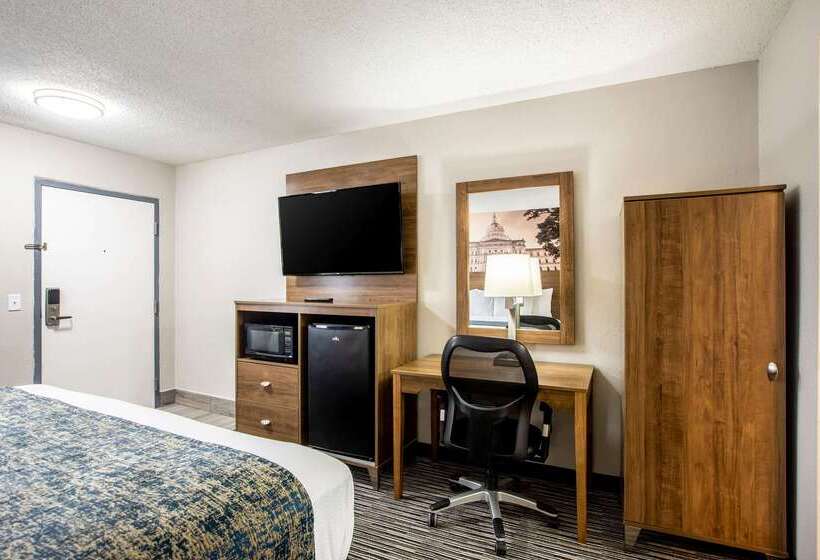 فندق على الطريق Clarion Pointe East Lansing University Area