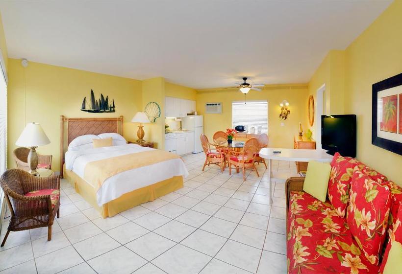 فندق على الطريق Tropic Seas Resort