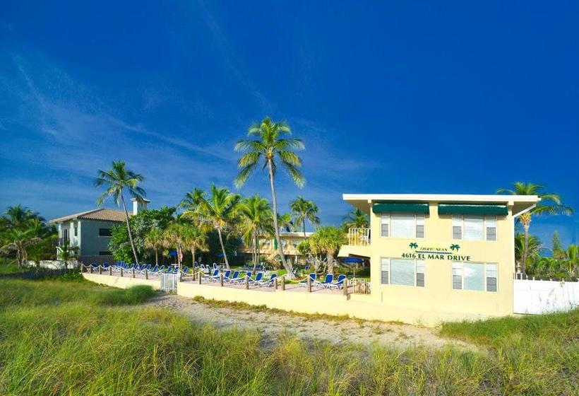 فندق على الطريق Tropic Seas Resort