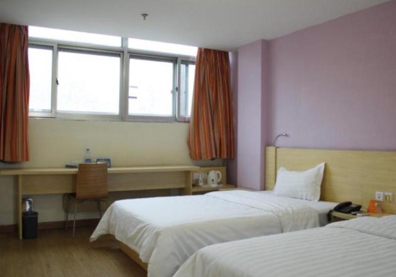 Отель 7 Days Inn Zibo Railway Station Branch