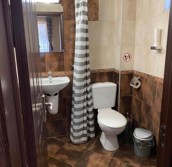 פנסיון Kot Garden Guest House