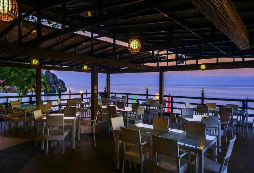 酒店 Anilao Awari Bay Resort