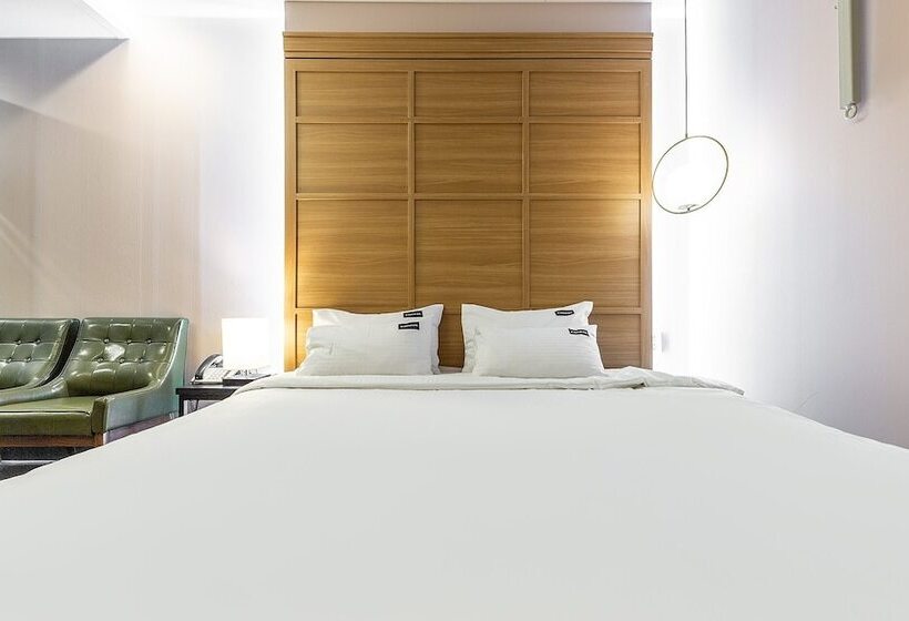 Hotel Jinju Brown Dot Jinjuseong Branch