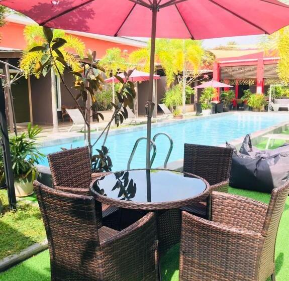 هتل Villa Abadi Resort