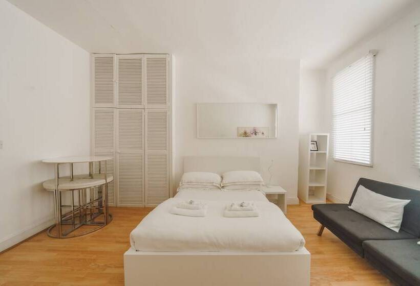 Large Studio Soho & Charing Cross Road