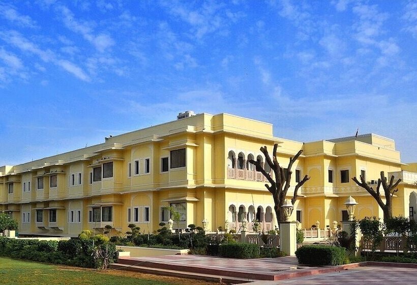 منتجع Raj Bagh Palace