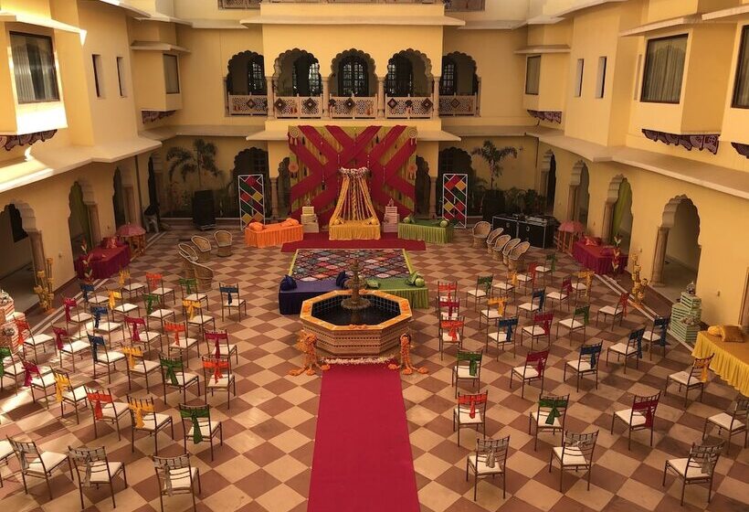 منتجع Raj Bagh Palace