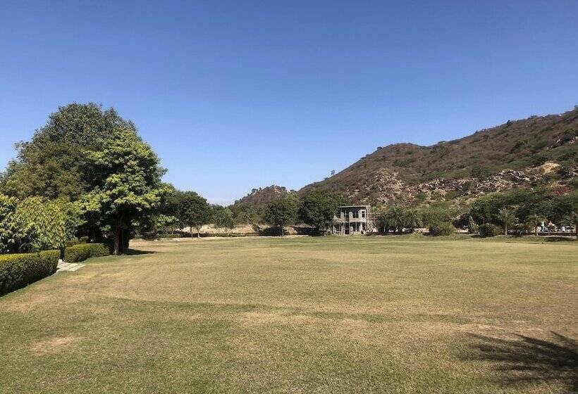 منتجع Raj Bagh Palace