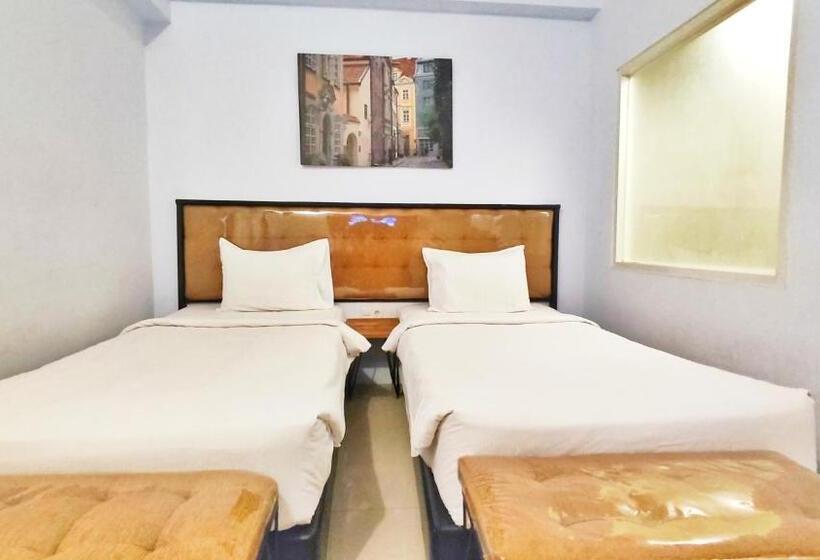 酒店 Dela Charis Tuban