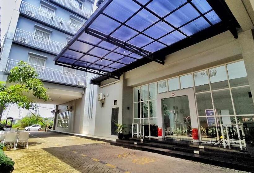 酒店 Dela Charis Tuban