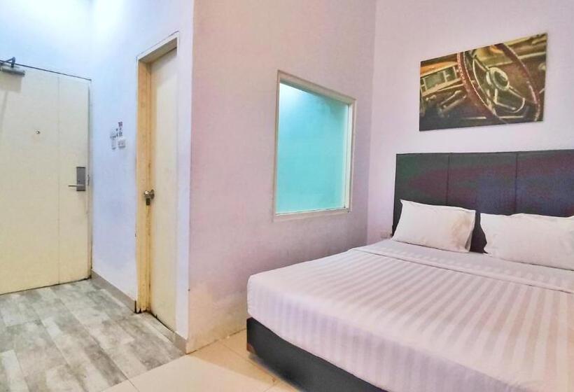 酒店 Dela Charis Tuban