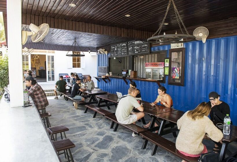 هاستل Mad Monkey Luang Prabang