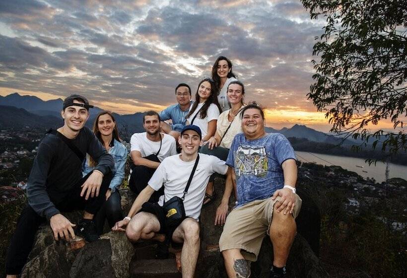 هاستل Mad Monkey Luang Prabang