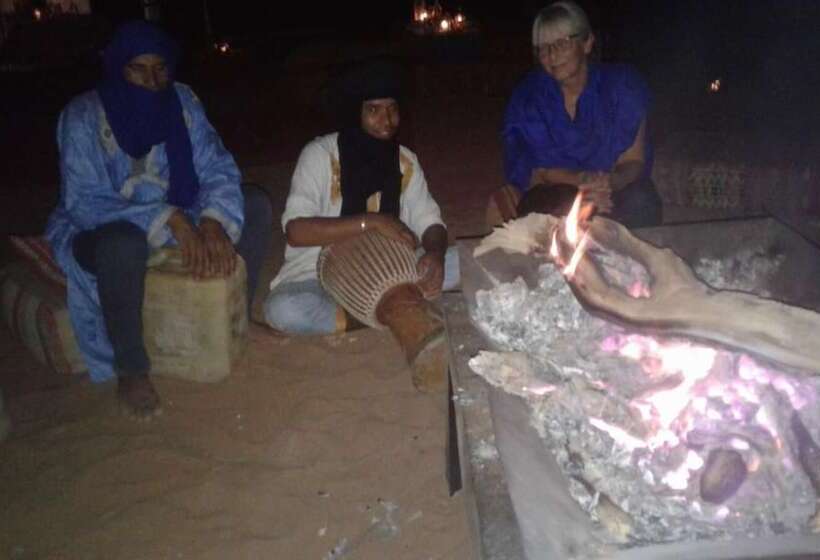 مسافرخانه Desert Waves