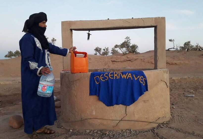 مسافرخانه Desert Waves