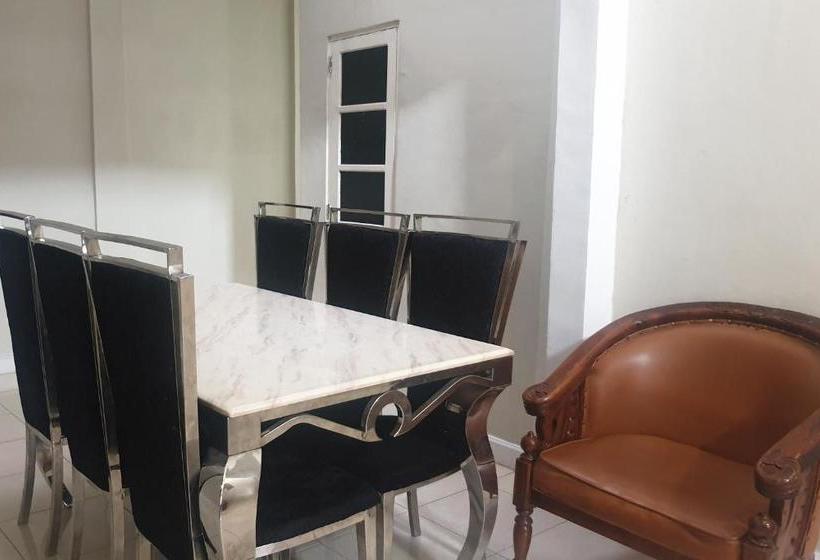 هتل Oyo 3304 Garuda Guest House