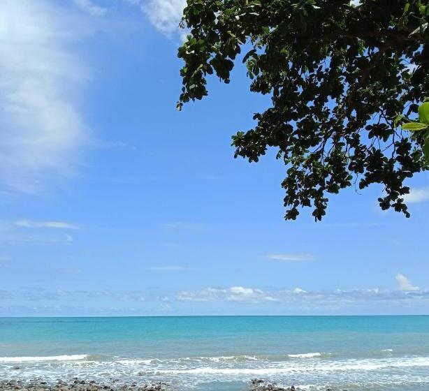 هتل Saffron On The Sea Resort