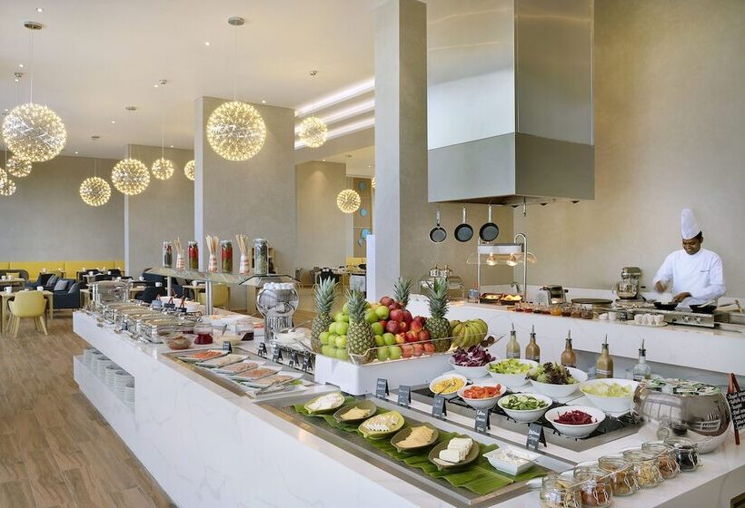 Отель Avani Ibn Battuta Dubai