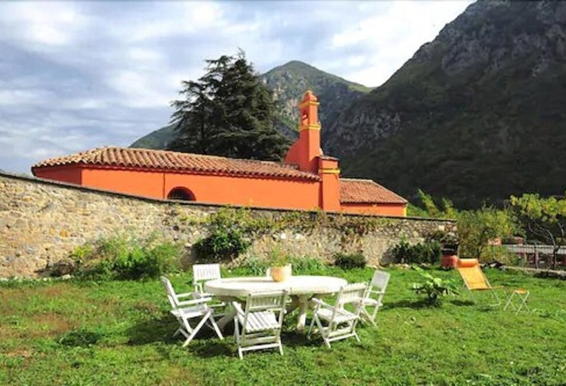 Mouna D By Gites De France