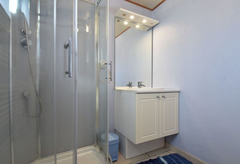 Cozy Cottage In Fresville With Garden