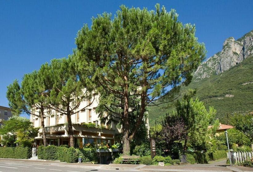 ホテル Albergo Sorriso