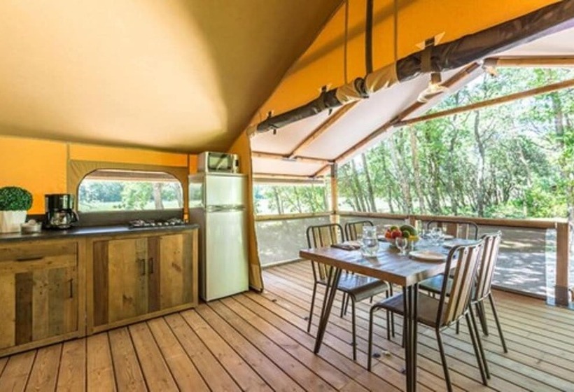 בית מלון כפרי Camping Le Moulin Des Iscles