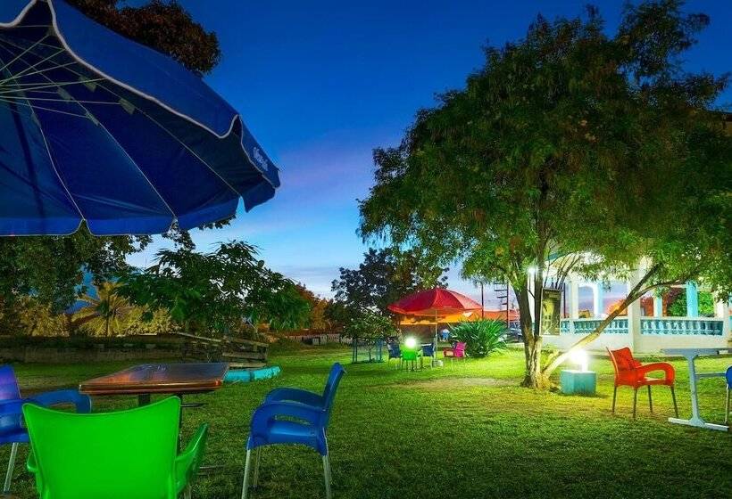 酒店 Okumah Executive Lodge & Conference Centre