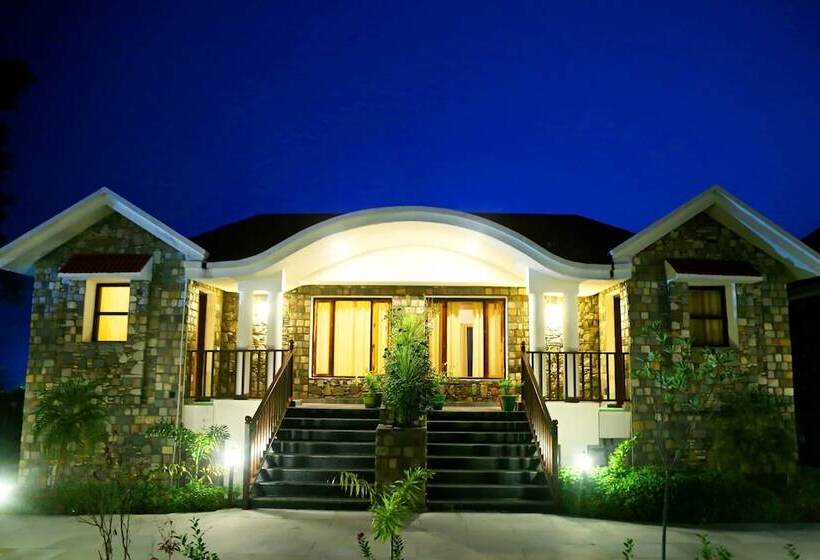 فندق The Corbet Manral Resort & Spa