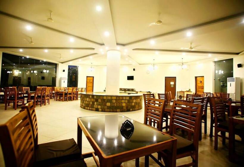 فندق The Corbet Manral Resort & Spa