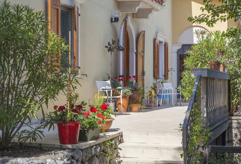 פנסיון Villa Borgo Duino