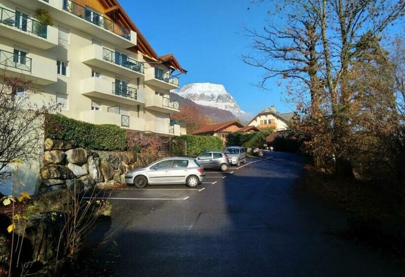 Spacious Apartment In Sallanches Near Ski Area