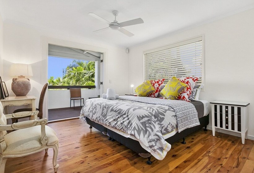 Stunning Sunshine Beach House In Prime Location  31 Ferguson Street