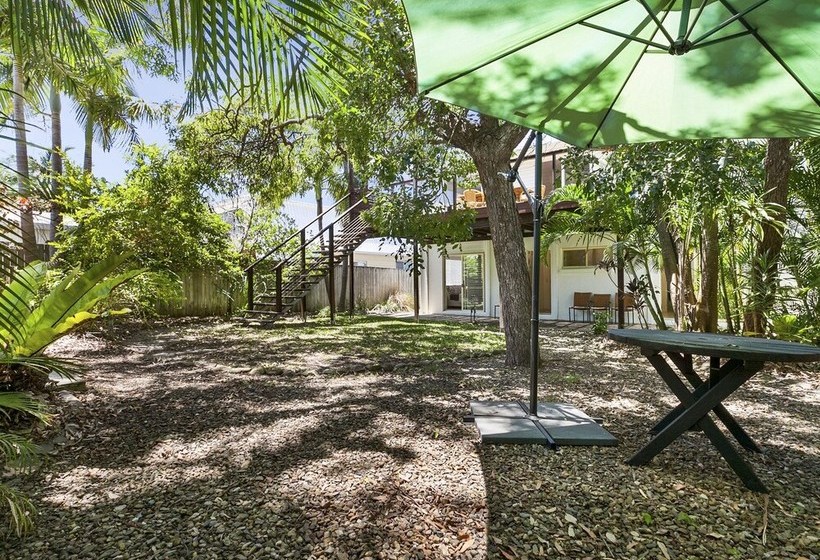 Stunning Sunshine Beach House In Prime Location  31 Ferguson Street