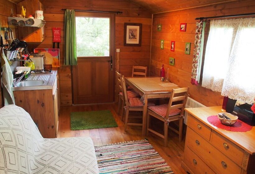 فندق La Roulotte De Cabrières