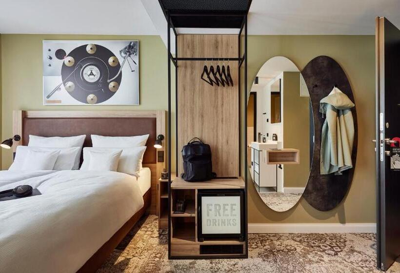 Me And All Hotel Hanover, By Hyatt