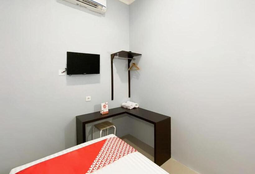 هتل Reddoorz Syariah Near Pantai Padang 2