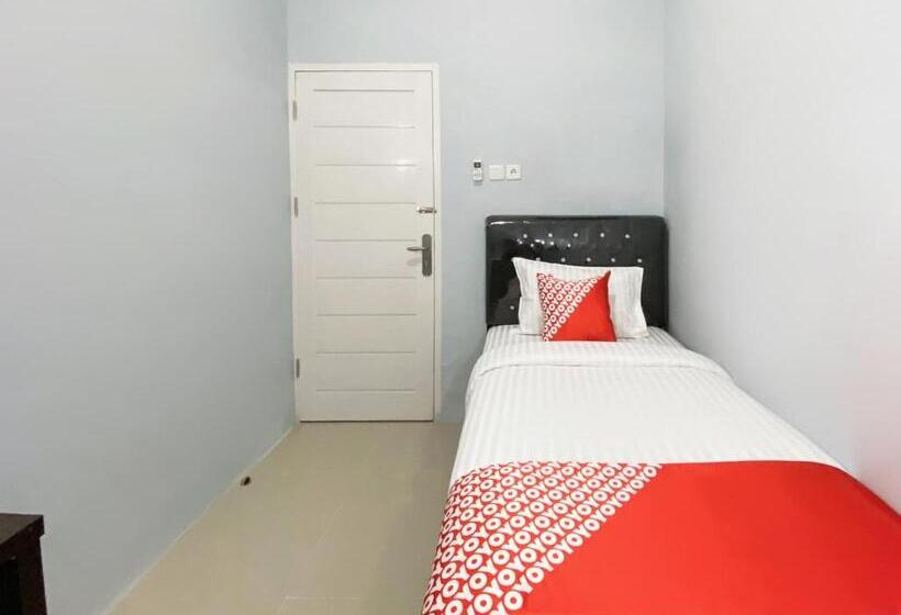هتل Reddoorz Syariah Near Pantai Padang 2