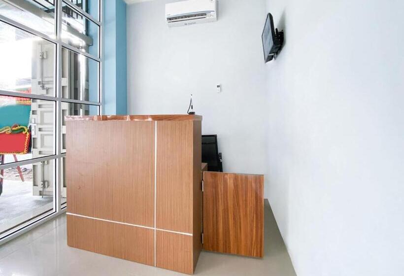هتل Reddoorz Syariah Near Pantai Padang 2