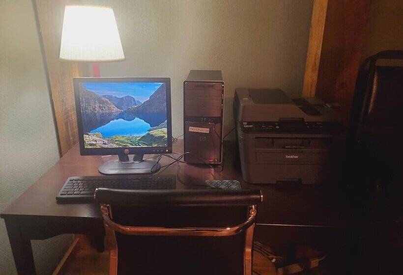 هتل Blackstone Lodge And Suites