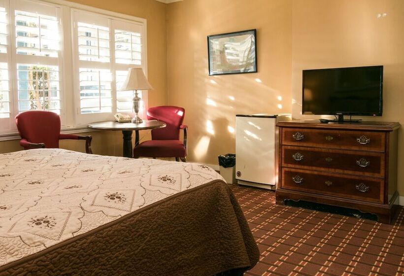 Отель Carmel Wayfarer Inn