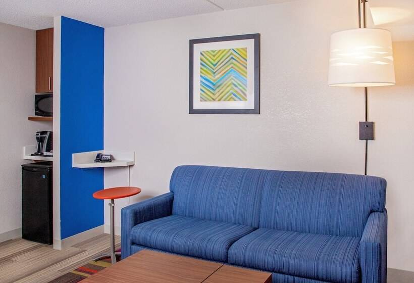 هتل Holiday Inn Express Chesapeake   Norfolk, An Ihg