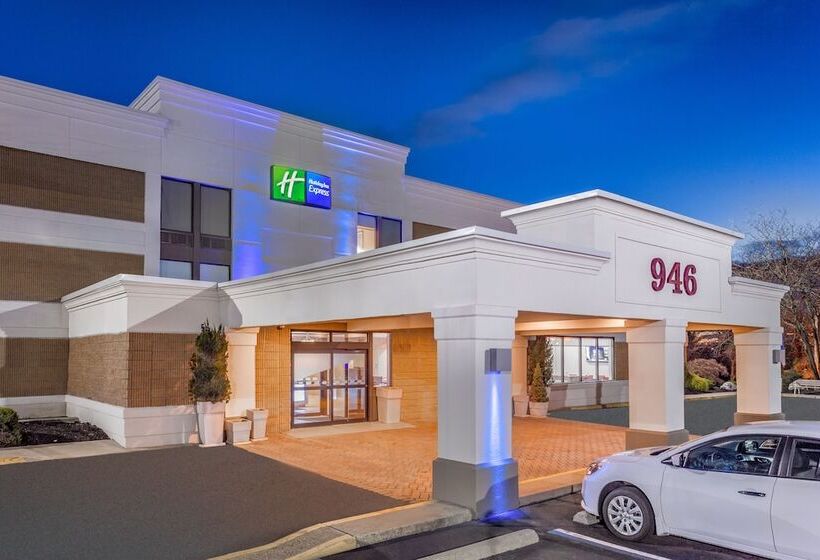 Отель Holiday Inn Express Ramsey Mahwah, An Ihg